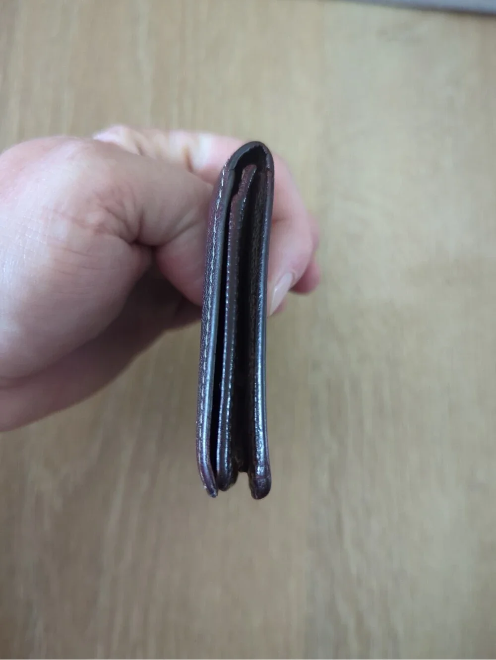 TUMI Slim Bifold Wallet Card Case Brown Textured Leather ID Window Men's